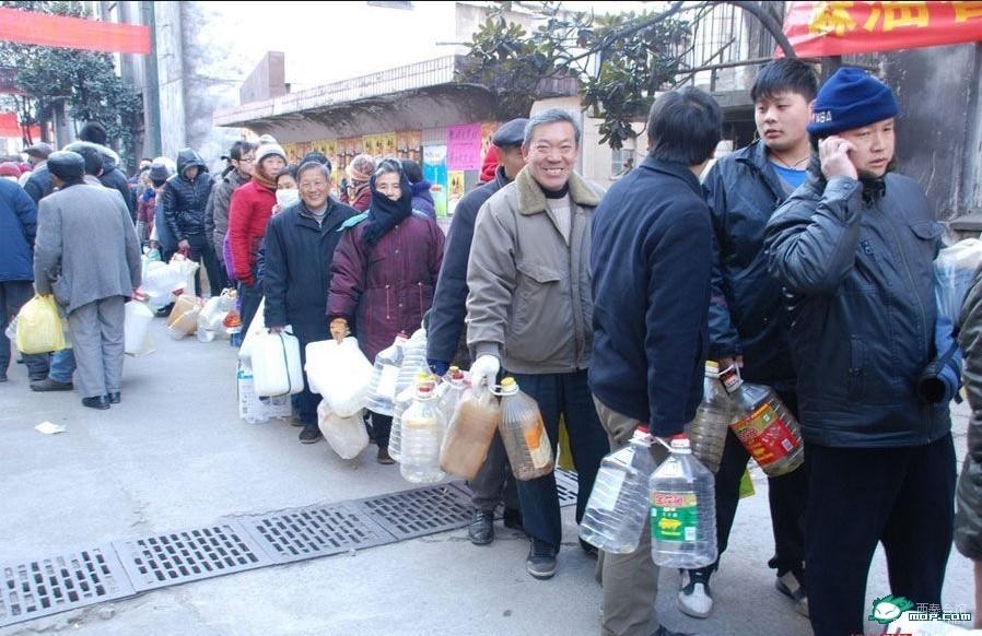 镇江外来人口就地过年补贴_镇江过年图片(2)